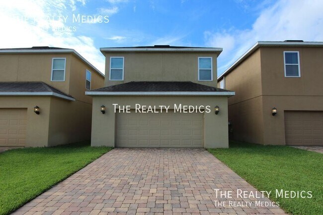 Building Photo - 15764 Ave Of The Arbors