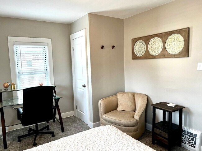 Building Photo - 1509 Clark St