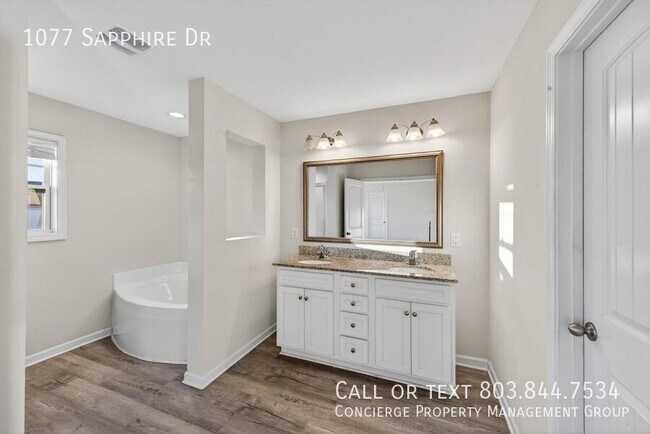 Building Photo - 1077 Sapphire Dr