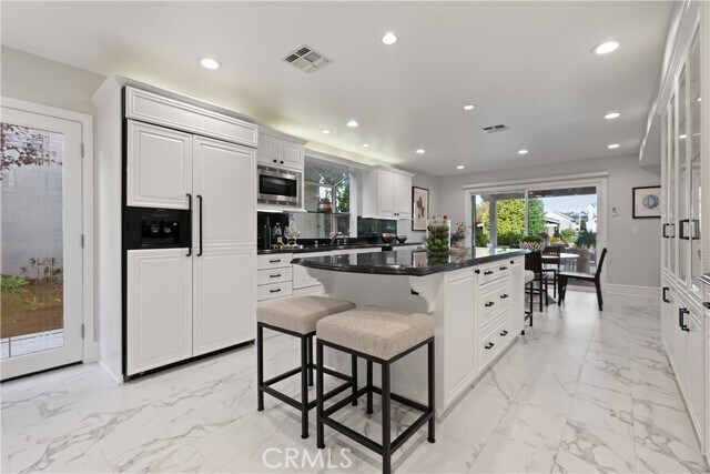 Building Photo - 2567 Oakshore Dr