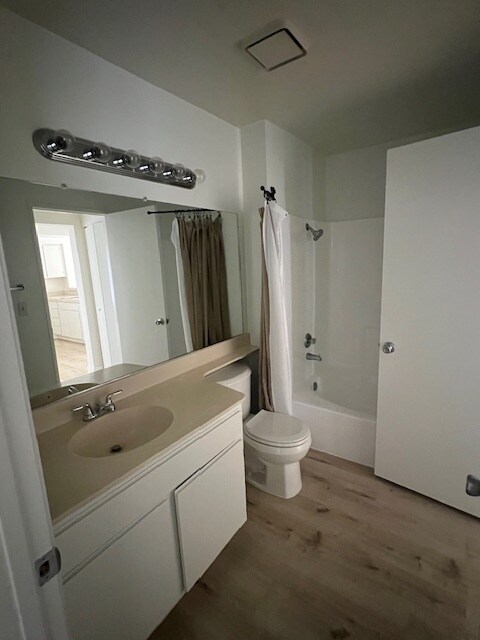 Building Photo - 4240 Lost Hills Rd