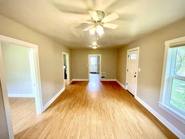 Living Room View 2 - 3821 Entiat River Rd