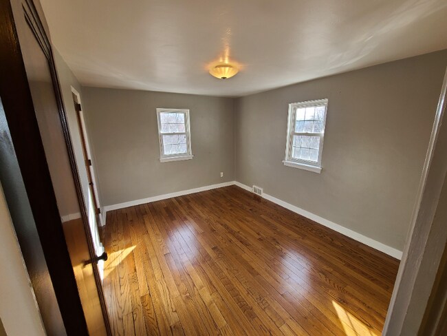 Building Photo - 8-9 Craig Ct