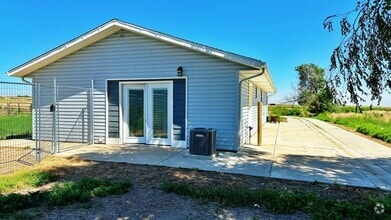 Building Photo - Quiet Guest House 2 Bed 1 Bath in the Coun...