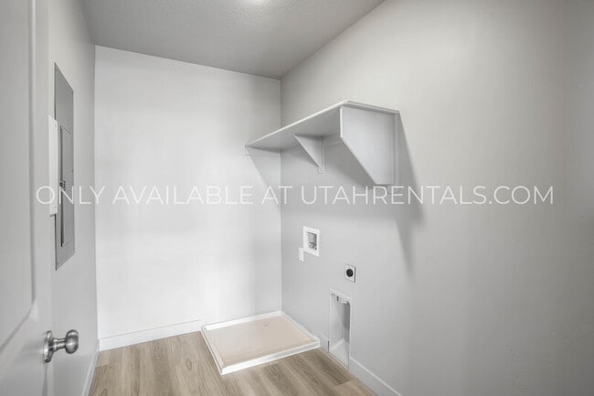 Building Photo - 1783 N 1280 E