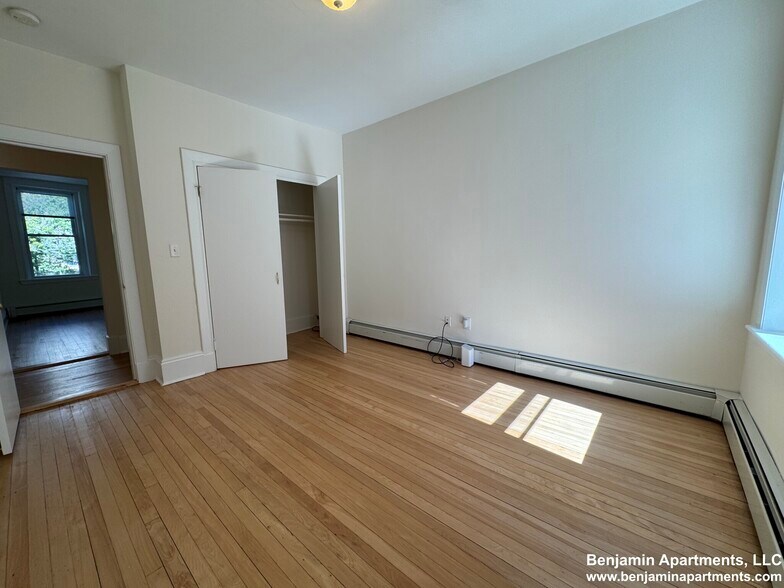 Building Photo - 1531 Beacon St