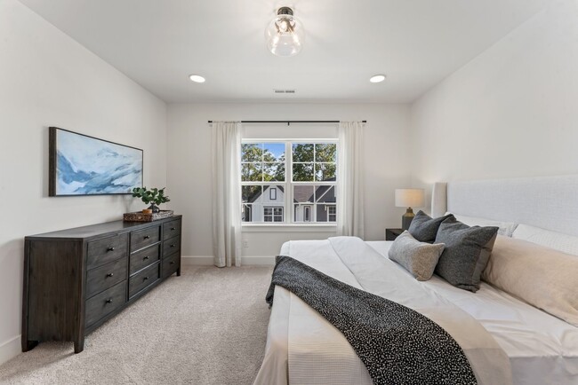 Building Photo - Madison townhome for rent. 3 bed/3.5 bath ...
