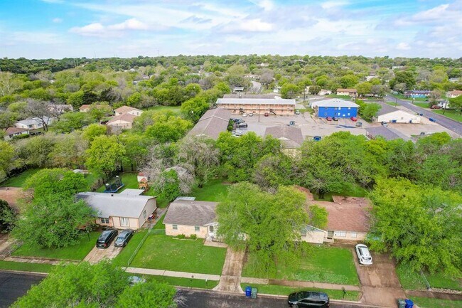 Building Photo - 1208 S 19th St