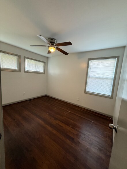 Building Photo - 3134 Parkway Ave