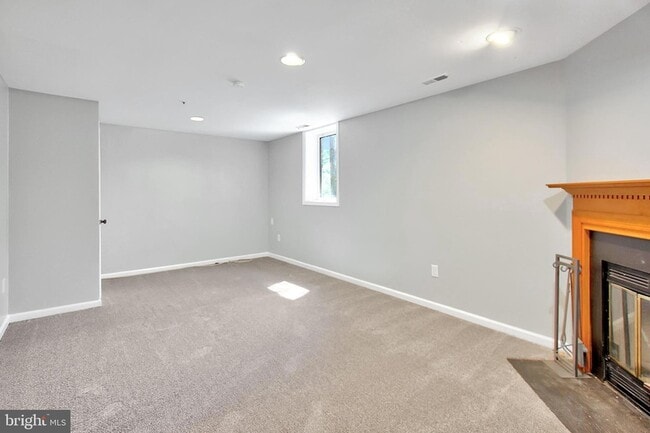 Building Photo - 12120 Apache Tears Cir