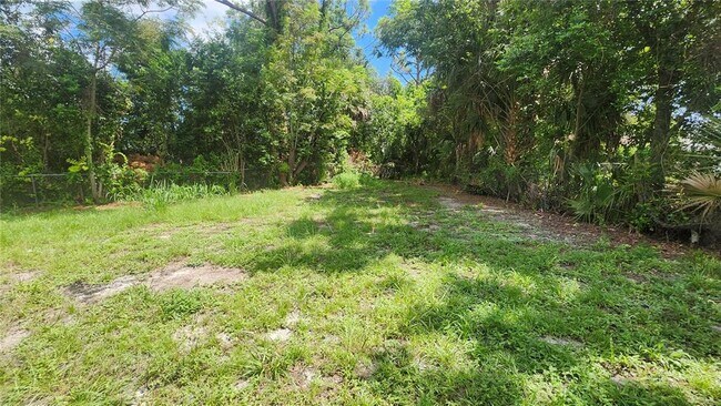 Building Photo - 1079 N Gertrude Ct