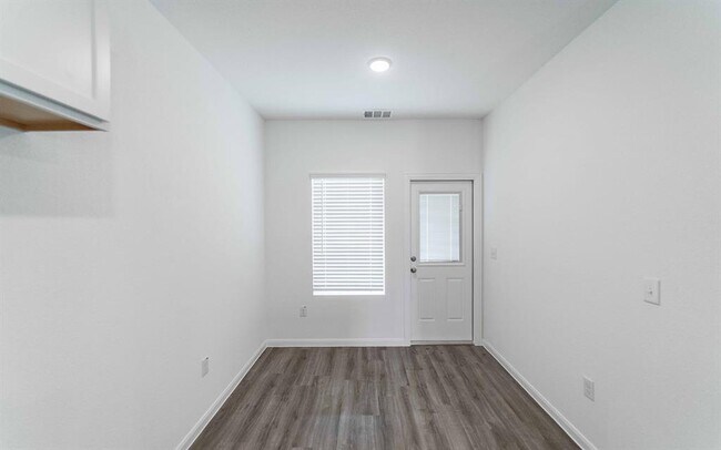 Building Photo - 219 Tokalaun Dr