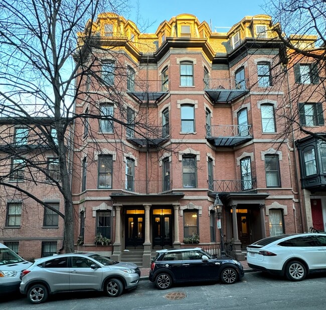 Primary Photo - 24 Hancock St