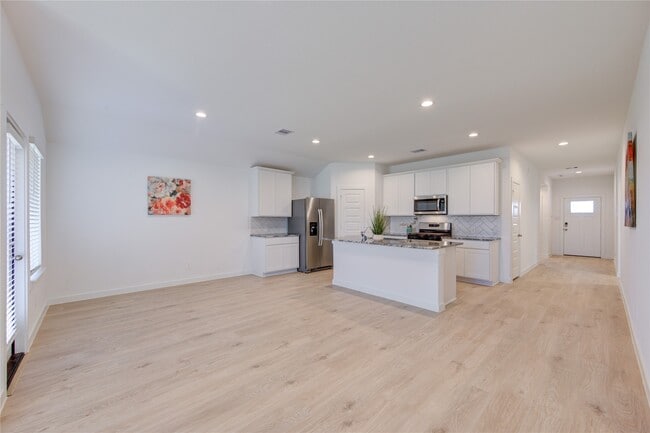 Building Photo - 2808 Misty Elm Ln