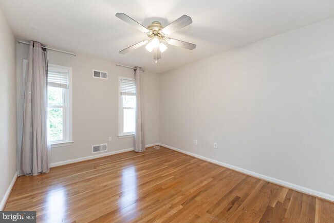 Building Photo - 7923 Ivymount Terrace