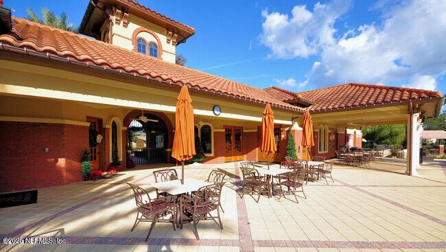 Building Photo - 367 Servia Dr