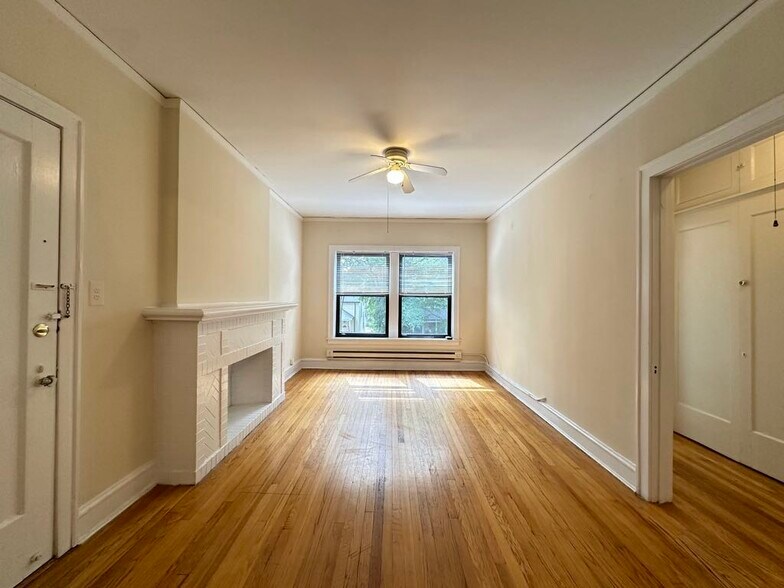 Building Photo - 1031 Dempster St