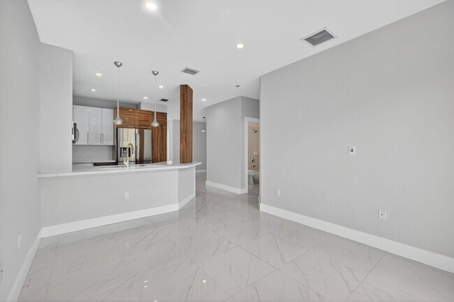 Building Photo - 981 SW 149th Ct