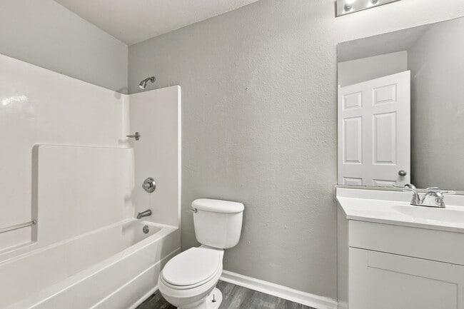 Building Photo - 8705 Mowbray Way