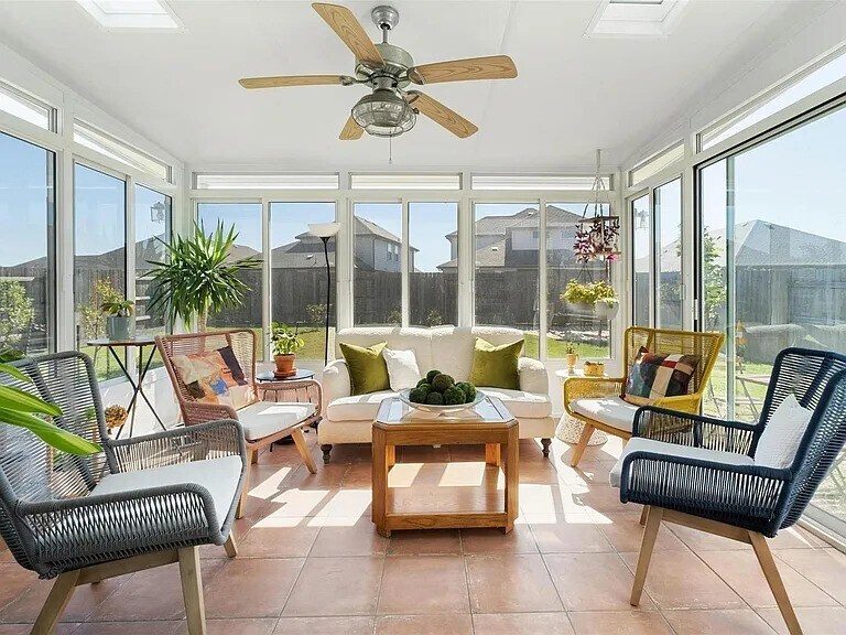 Sunroom - 17309 Crownfield Path