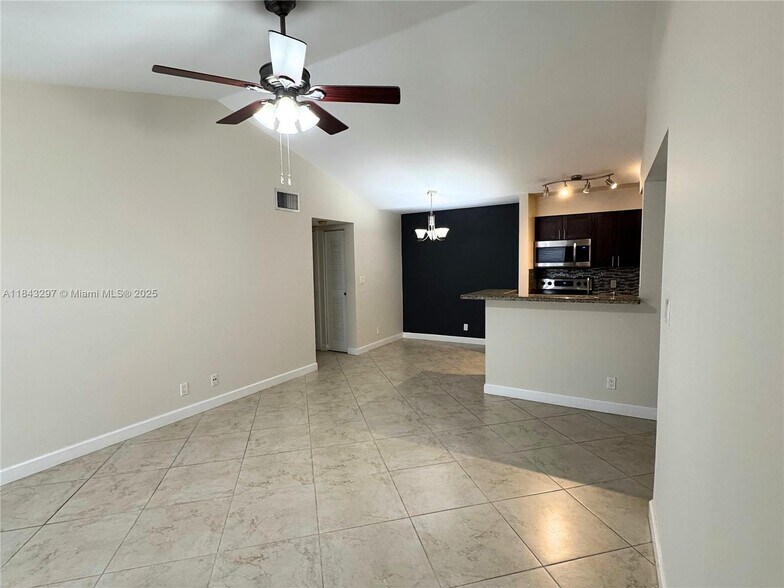 Building Photo - 2926 S University Dr