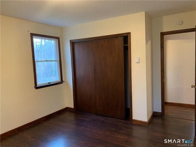 Building Photo - 454 Cow Hill Rd