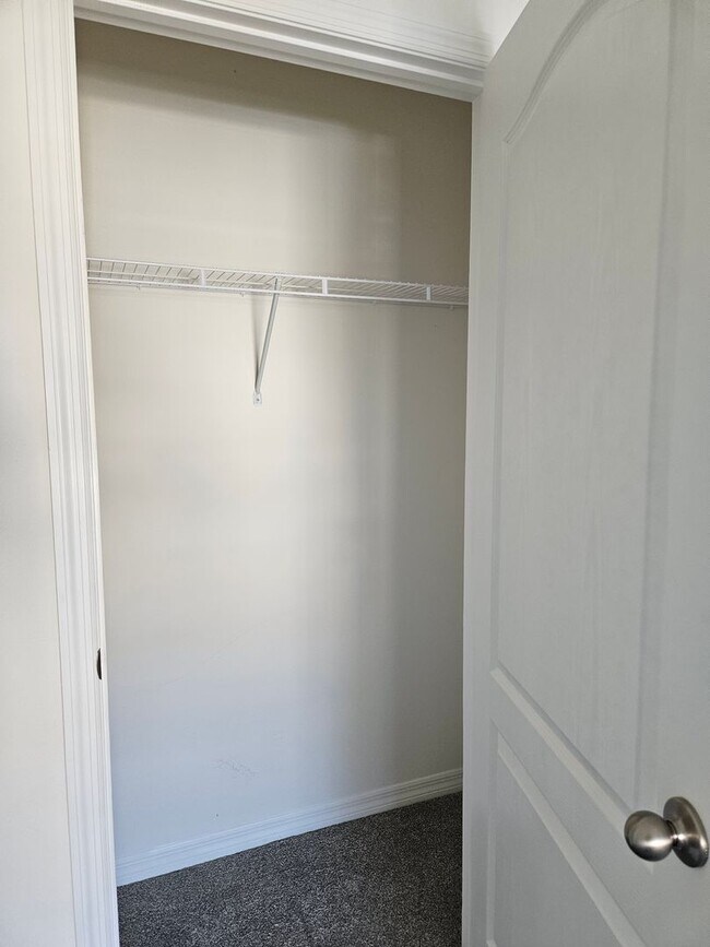 Building Photo - 3 BEDROOM 2 1/2 BATH TOWN HOME COMING SOON