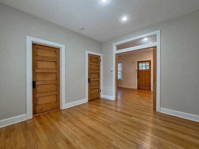 Building Photo - Charming, Renovated Bungalow in NW DC Tenley Area