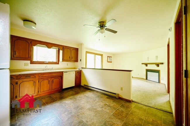 Building Photo - 488 S Good Hope Rd