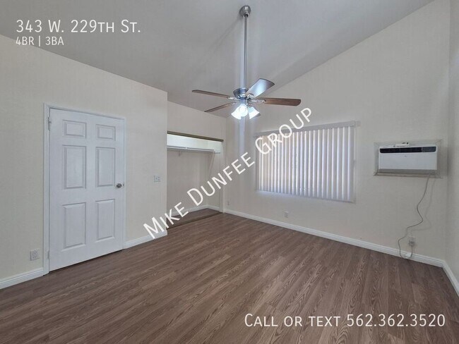 Building Photo - 343 W 229th St