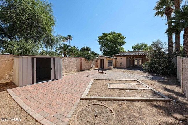 Building Photo - 6228 E Pershing Ave