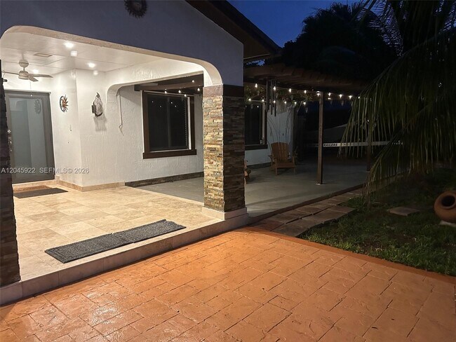 Building Photo - 13650 SW 283rd Terrace