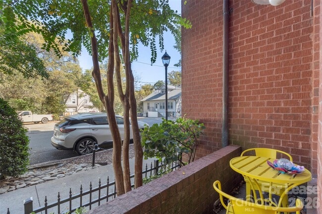 Building Photo - 1320 Fillmore Ave