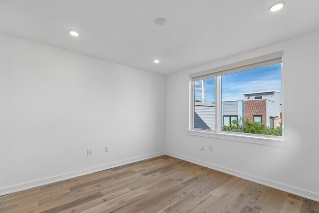 Building Photo - 1249 N 2nd St