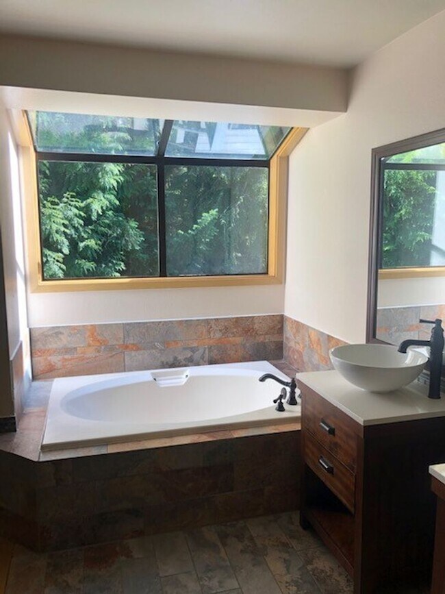 Building Photo - Beautiful 3 Bedroom 2 Bath Home in Mukilteo!