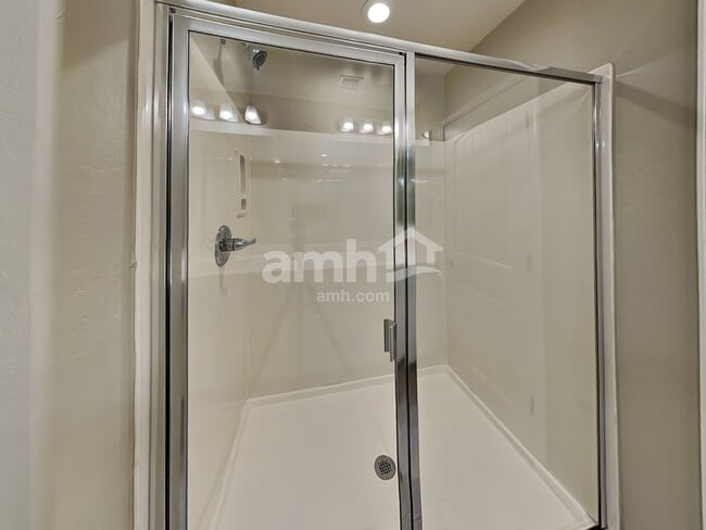 Building Photo - 20772 W Thomas Rd