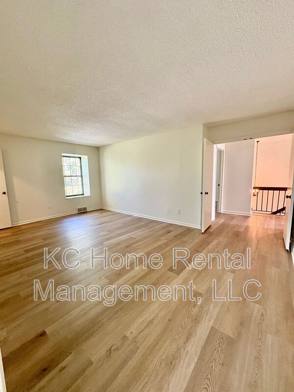 Building Photo - 10205 CedarBrooke Ln