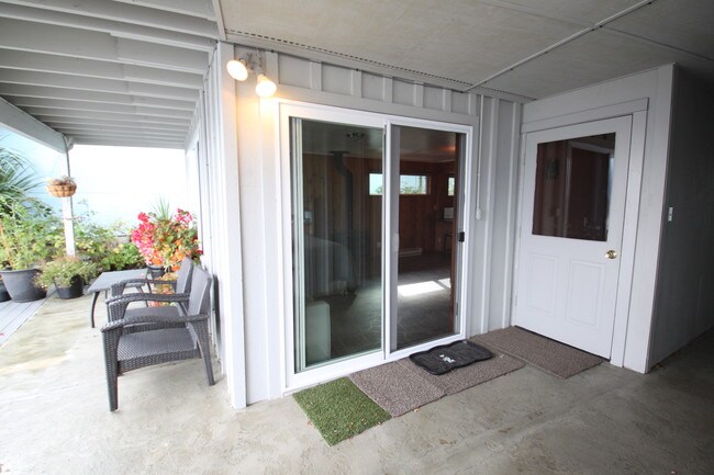 Building Photo - 27422 Sandy Shores Dr SW