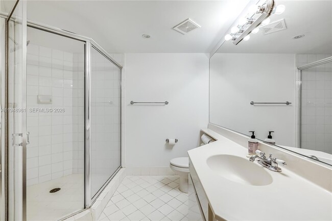 Building Photo - 1800 Sunset Harbour Dr