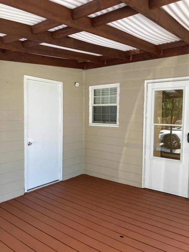 Building Photo - 4731 Cascade Dr