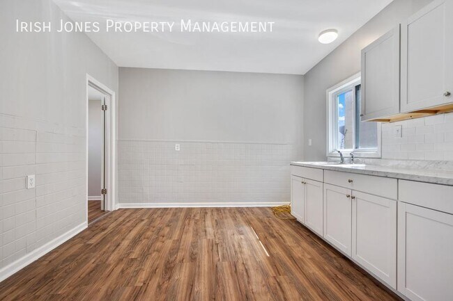 Building Photo - 47 Fredro St