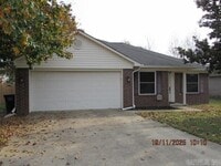 Building Photo - 1420 Pyramid Dr