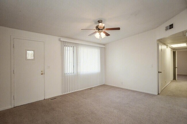 Building Photo - 500 Eldora Ln