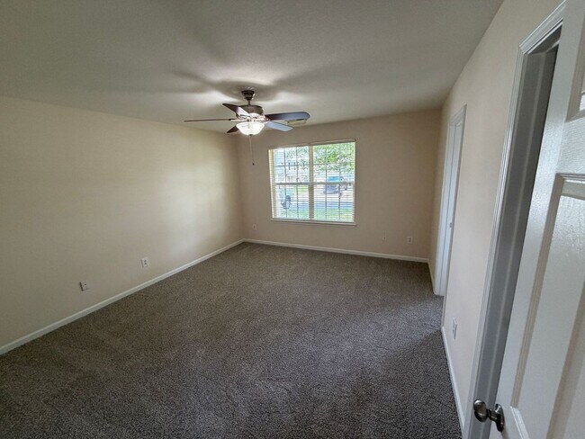 Building Photo - 205 Apa Way