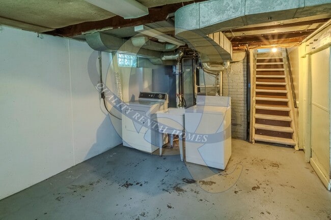 Building Photo - Charming 3-bedroom Cape Cod with a versatile loft and plenty of space to enjoy!