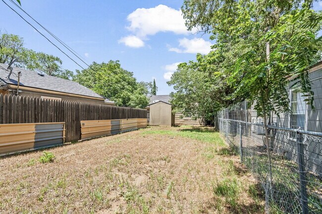 Building Photo - Vintage Home w/ Modern Updates, Minutes from Texas Tech
