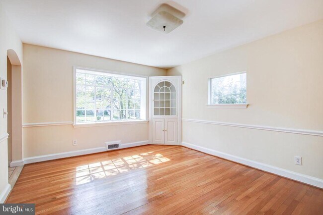 Building Photo - 4721 Yuma St NW