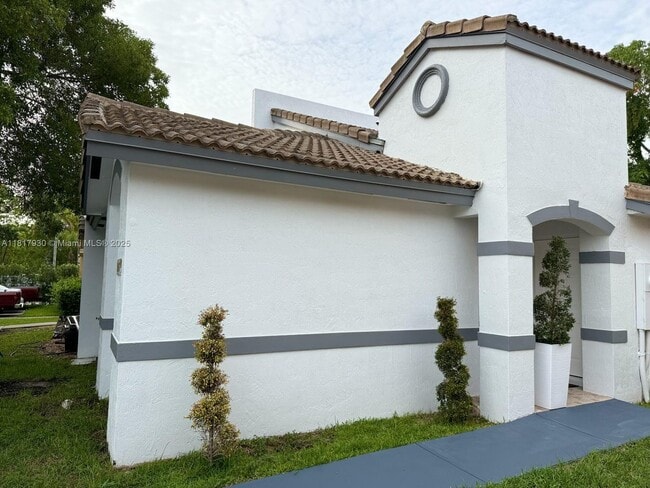 Building Photo - 20607 SW 93rd Ave
