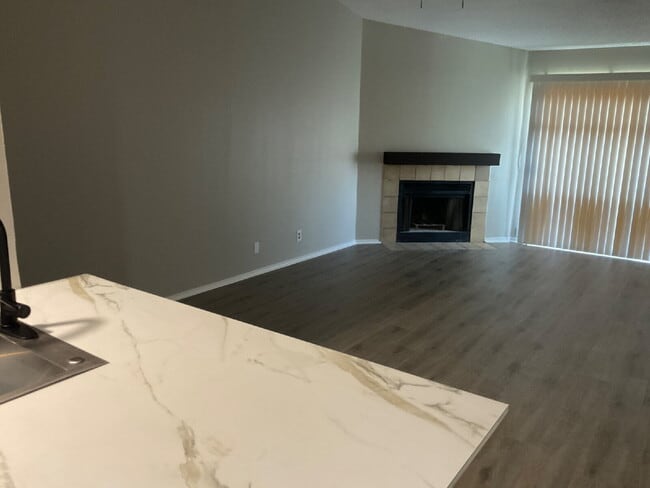 Building Photo - 5512 Lochmoor-