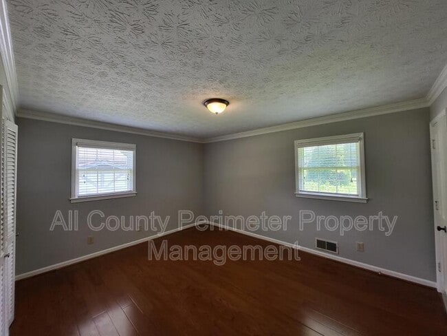 Building Photo - 4548 Shallowford Rd